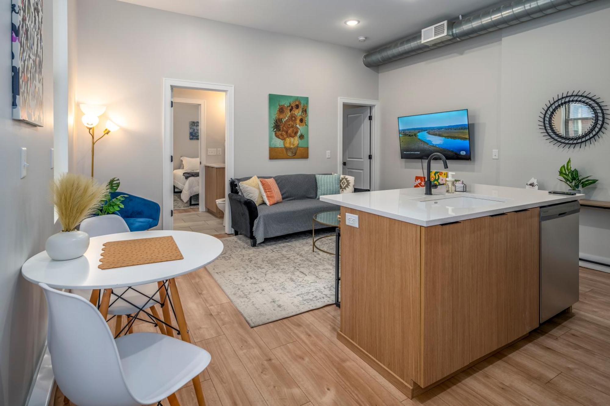 Prime Otr, 3 Lux Queen Beds, Two 55In Tvs, Steps To Tql, Findlay Market, Light Rail, Fast Wifi Цинциннати Экстерьер фото